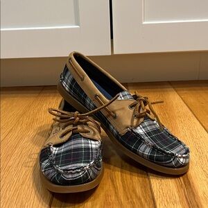 Sperry Women’s Tartan Plaid Boat Shoes Navy White & Green Size 9.5